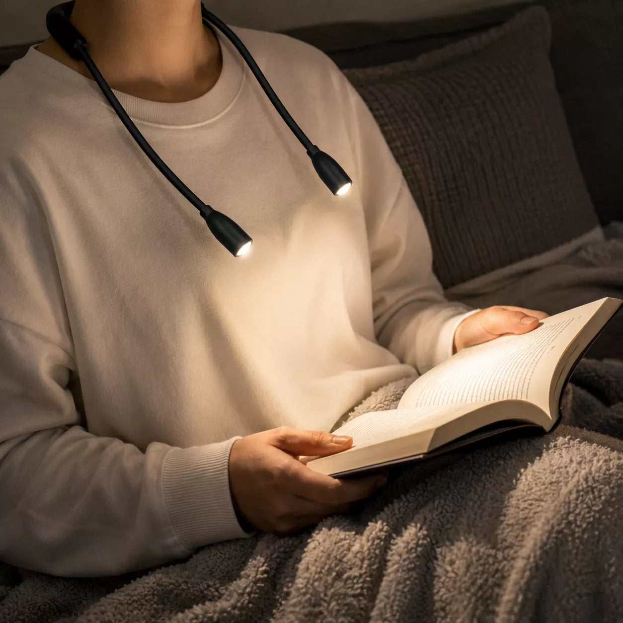 Rechargeable neck reading light with flexible dual LED lights